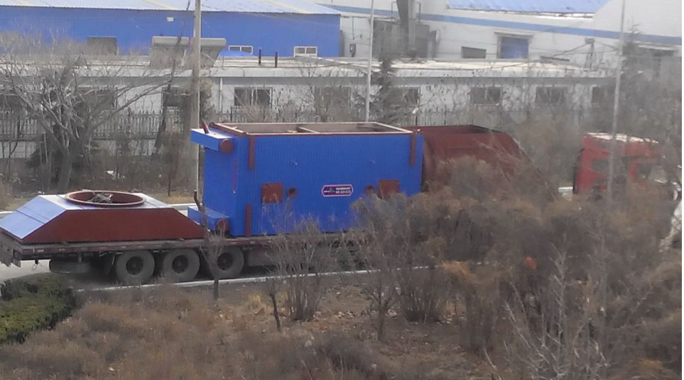 整裝待發(fā)的硅鐵礦熱爐余熱鍋爐 整裝待發(fā)的硅鐵礦熱爐余熱鍋爐